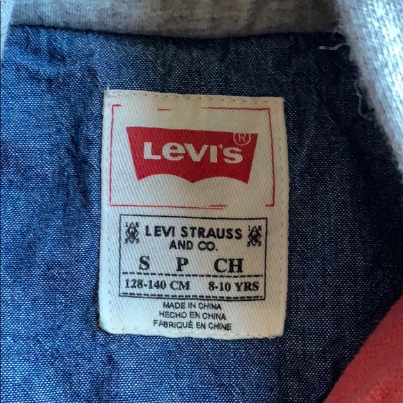 Hooded Levi’s button up - Picture 2 of 4